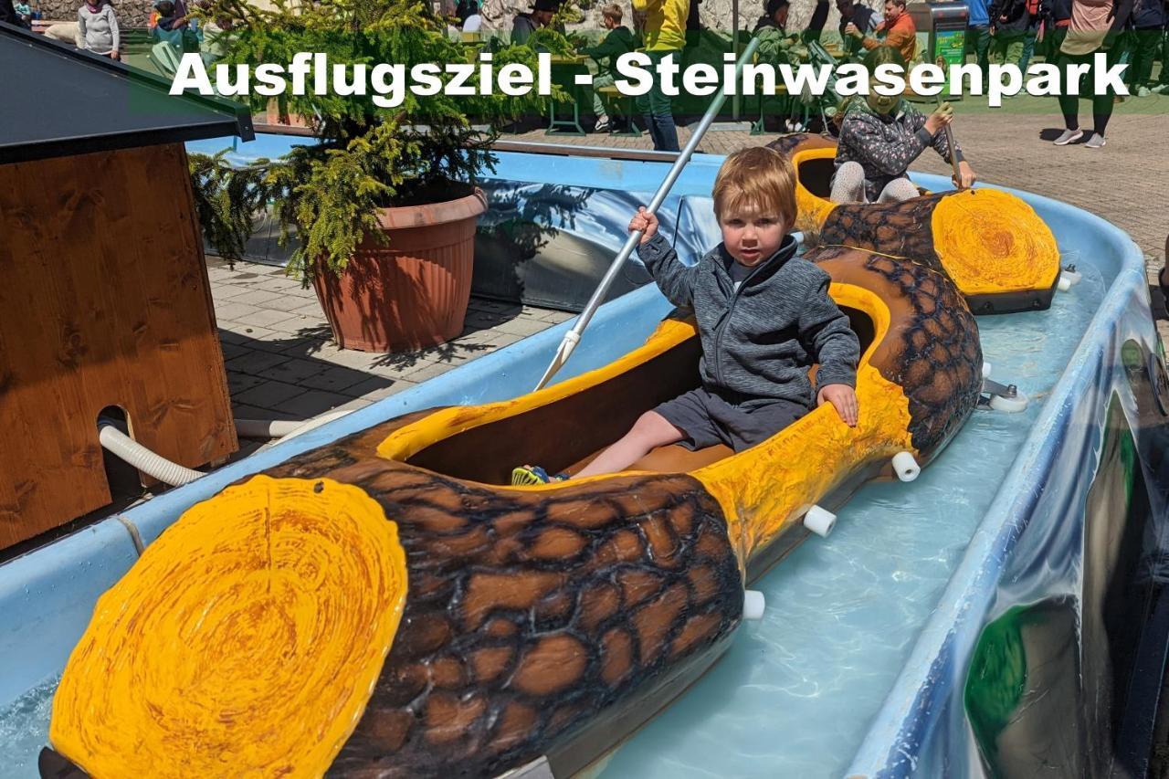 Wohlfuehl-Ferienwohnung 80 Qm, 8 Personen, Aussicht & Heimkino ทอดท์เนา ภายนอก รูปภาพ